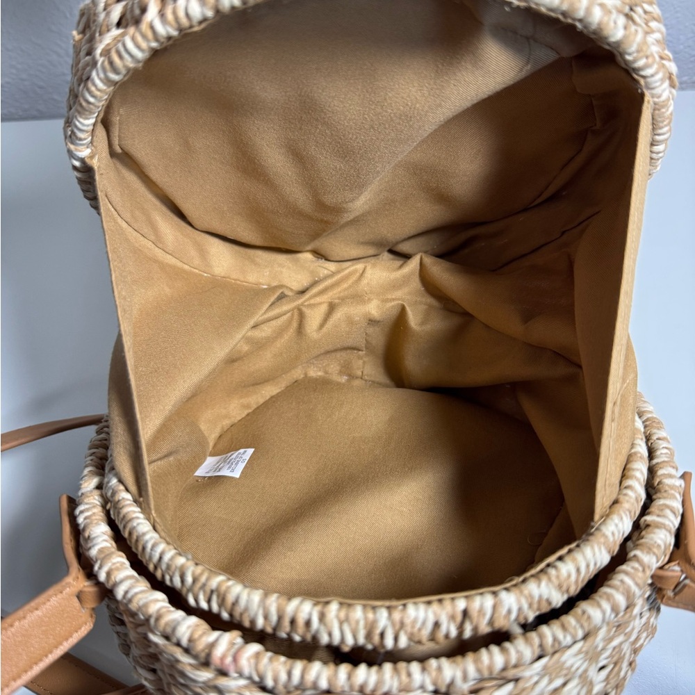 World Market Chic Tan Woven‎ Crossbody Bag - Picture 7 of 8